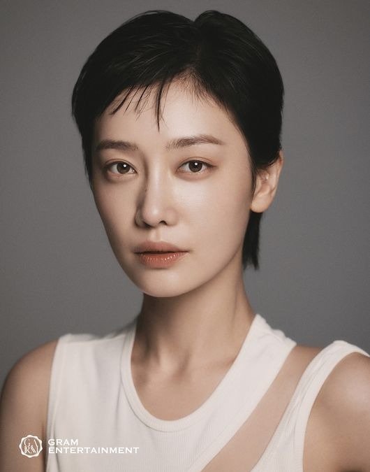 김히어라, 본격 美 진출..톰 크루즈?안젤리나 졸리 에이전트 손 잡았다