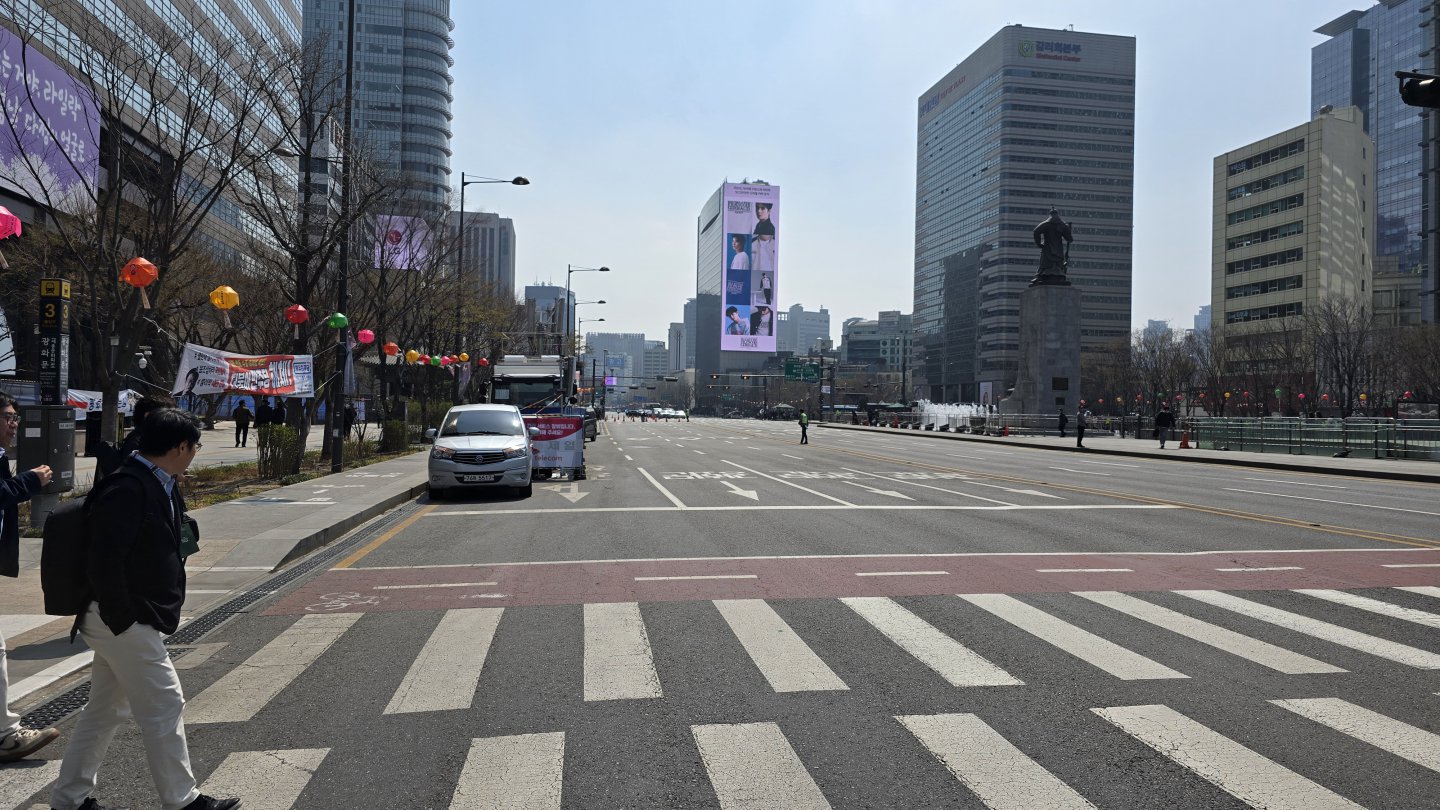 돈 떨어졌나? 기각파들은 사라졌어요. 오후 1시 상황.