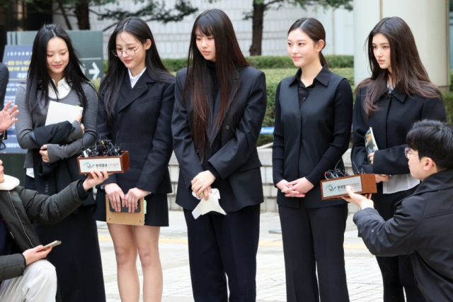 뉴진스 다니엘 계약 해지 통보에 하이브 주가 강세...증권가내년더간다