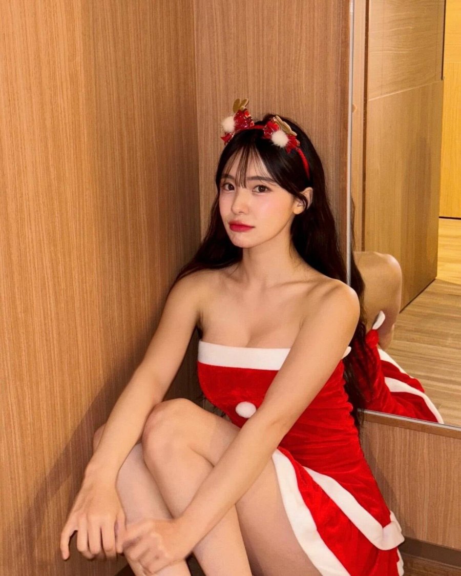 산타걸 이다혜 치어리더.jpg