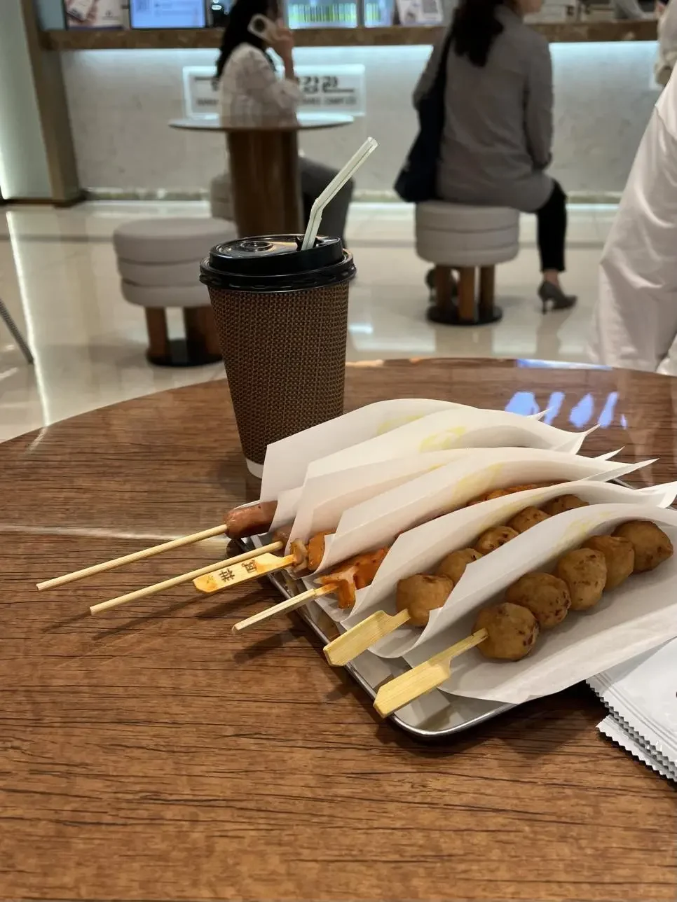 북한 평양의 카페와 쇼핑몰 근황