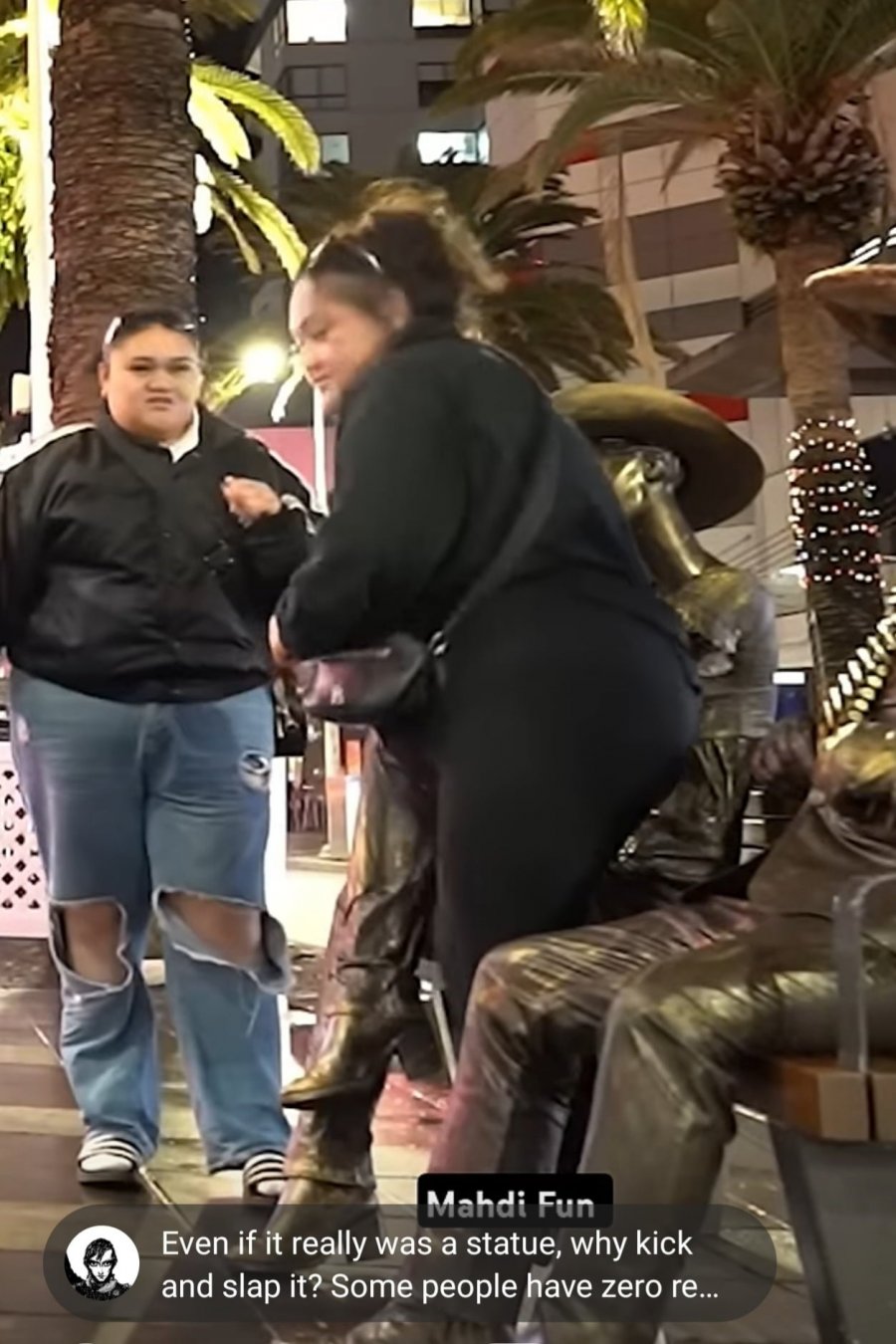움직이는 동상 몰카